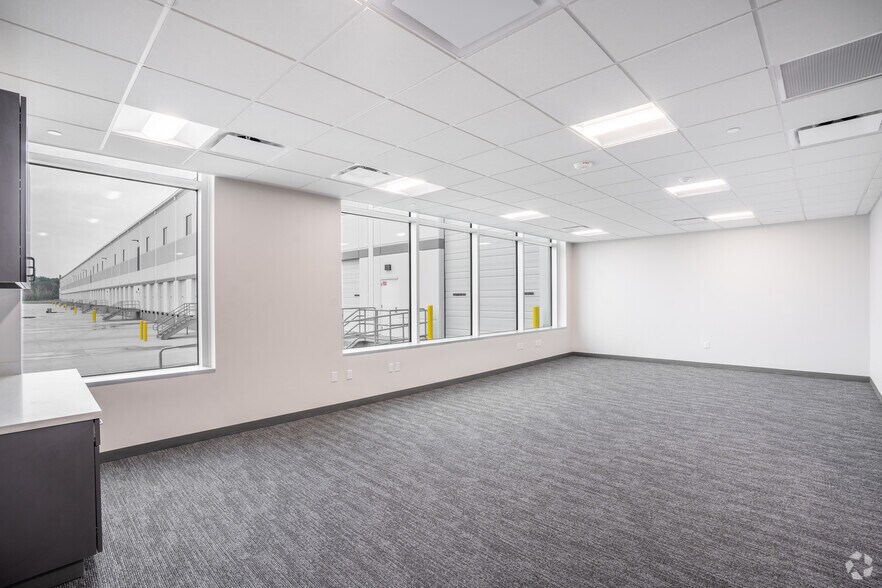 More Photos Of 5814 N Highway 146, Baytown Unknown For Lease