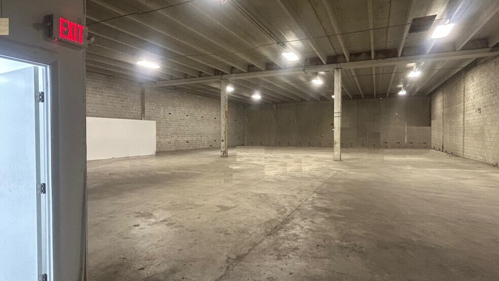 Primary Photo Of 6326 NW 72nd Ave, Miami Warehouse For Lease