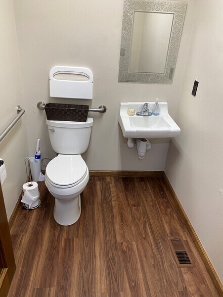 More Photos Of 2025 K St, Merced Office For Sale