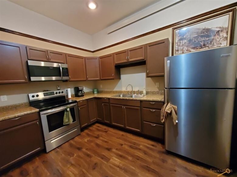 More Photos Of 305 W Main St, Lead Restaurant For Sale