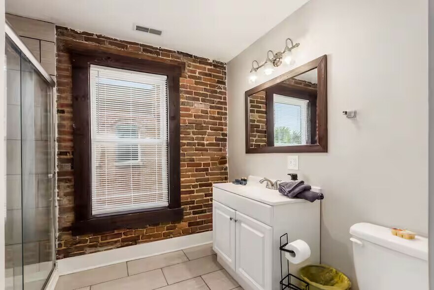 More Photos Of 370-372 Forest St, Columbus Apartments For Sale