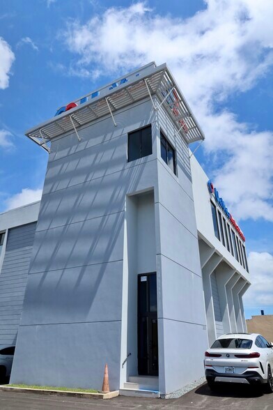 More Photos Of 3383 NW 7th St, Miami Medical For Lease