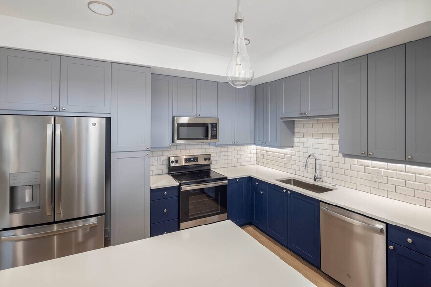 More Photos Of 1911 Philomena St, Austin Apartments For Lease