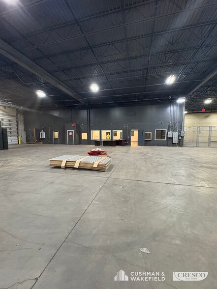 More Photos Of 20200 First Ave, Cleveland Warehouse For Lease