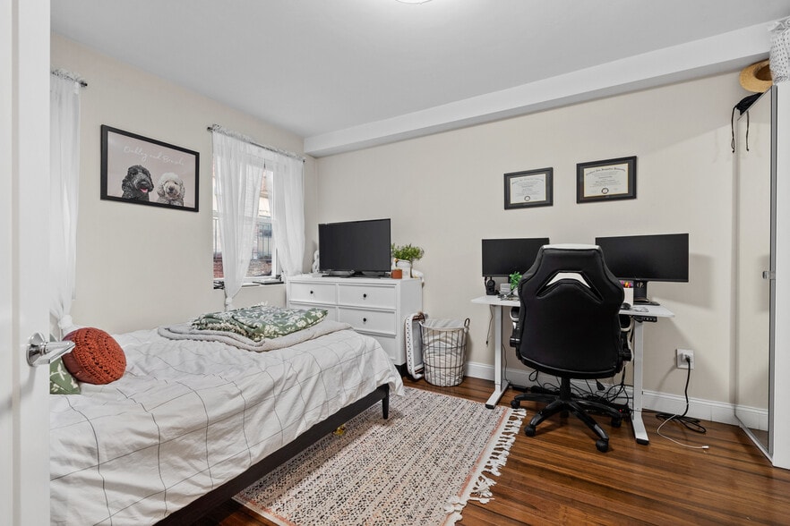 More Photos Of 104 Prince St, Boston Apartments For Sale