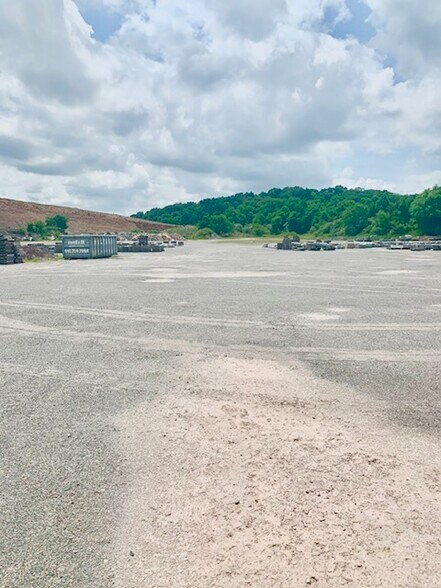 More Photos Of 7 Frontage Rd, Clinton Township Warehouse For Lease