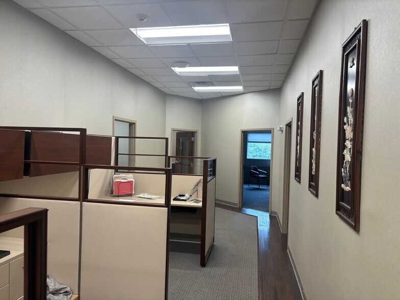 More Photos Of 41 Western Industrial Dr, Cranston Research And Development For Sale