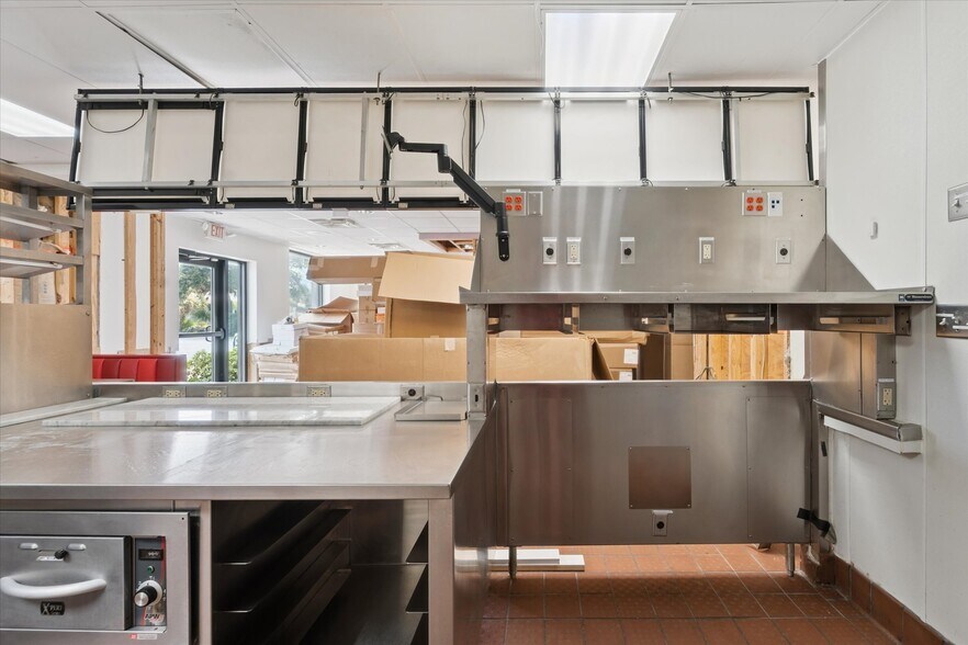 More Photos Of 1601 Butler Ave, Tybee Island Restaurant For Lease