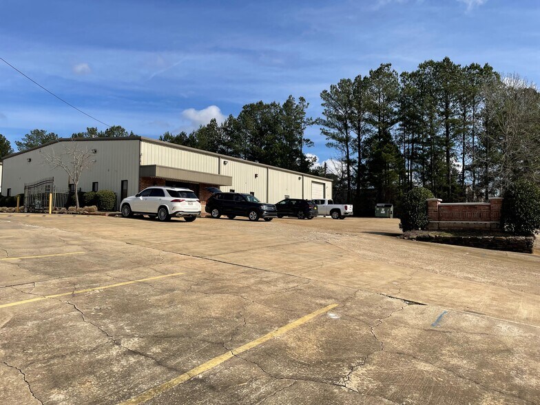 More Photos Of 151 Haddox Rd, Ruston Warehouse For Lease