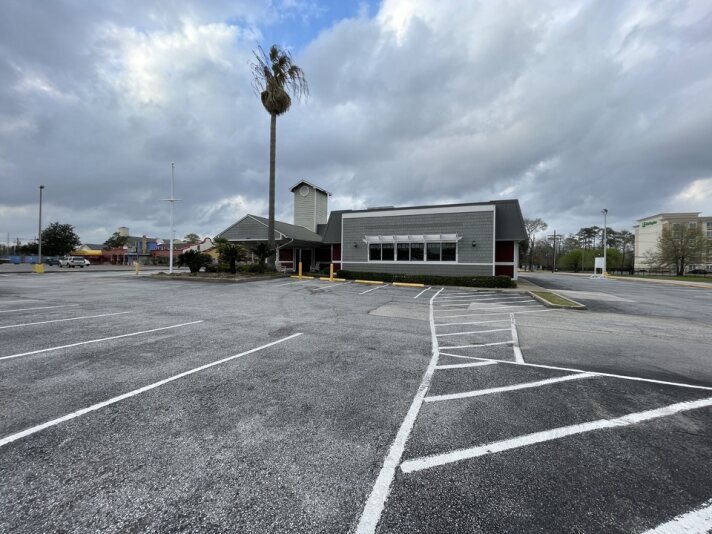 More Photos Of 2820 I-10 E, Beaumont Restaurant For Lease