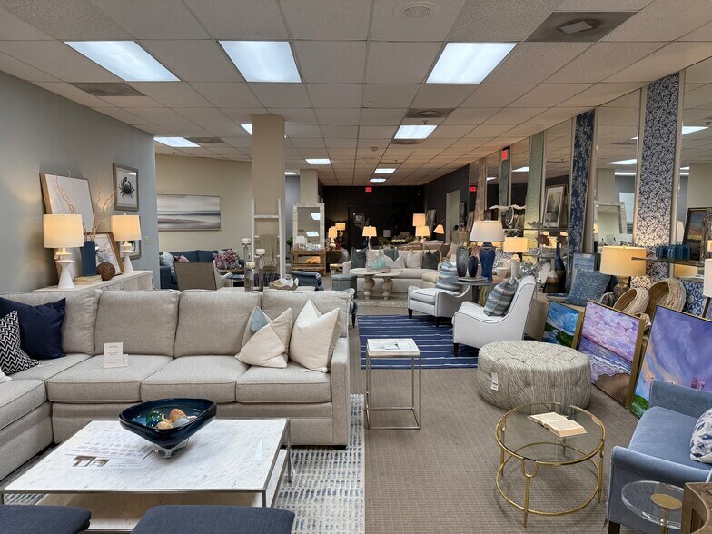 More Photos Of 10 Target Rd, Hilton Head Island Showroom For Sale