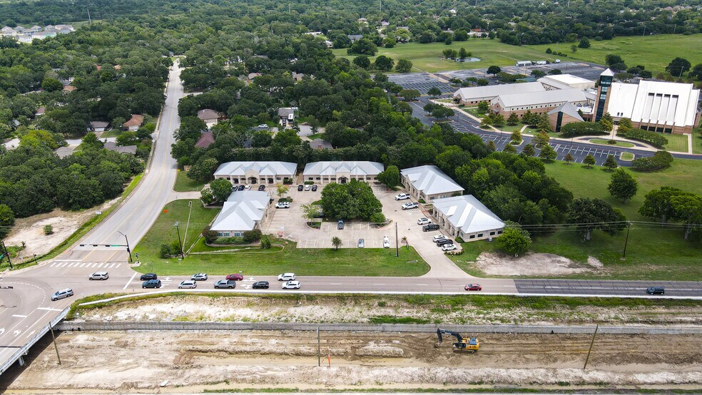 More Photos Of 2429 Earl Rudder Fwy, College Station Office For Lease