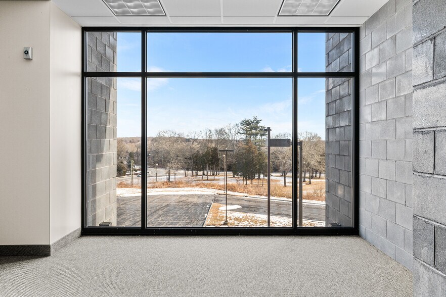 More Photos Of 183 Providence New London Tpke, North Stonington Unknown For Lease