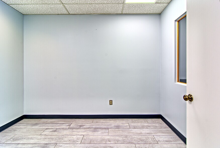 More Photos Of 7960-7990 Old Georgetown Rd, Bethesda Medical For Sale