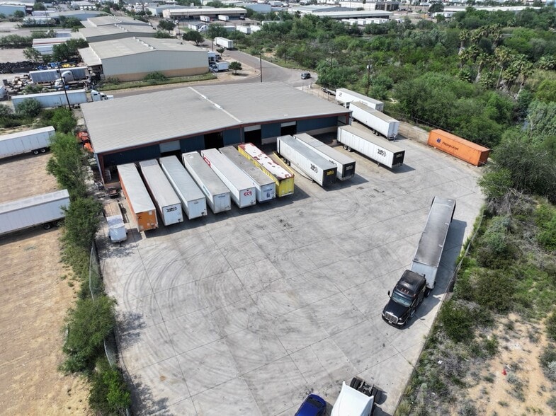 More Photos Of 711 Enterprise St, Laredo Warehouse For Lease