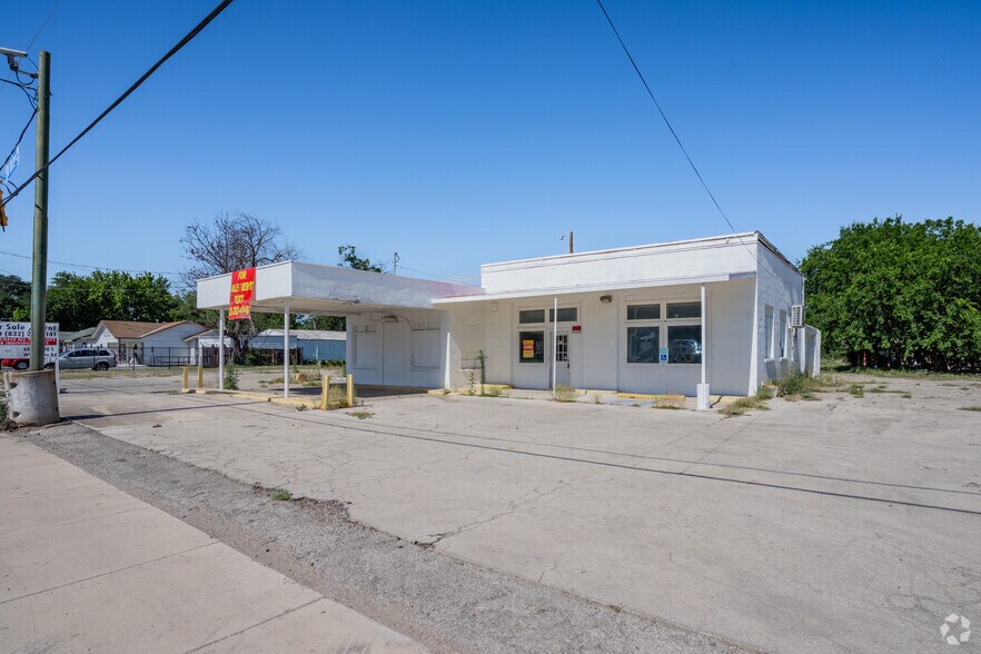 Primary Photo Of 600 S WW White Rd, San Antonio General Retail For Sale