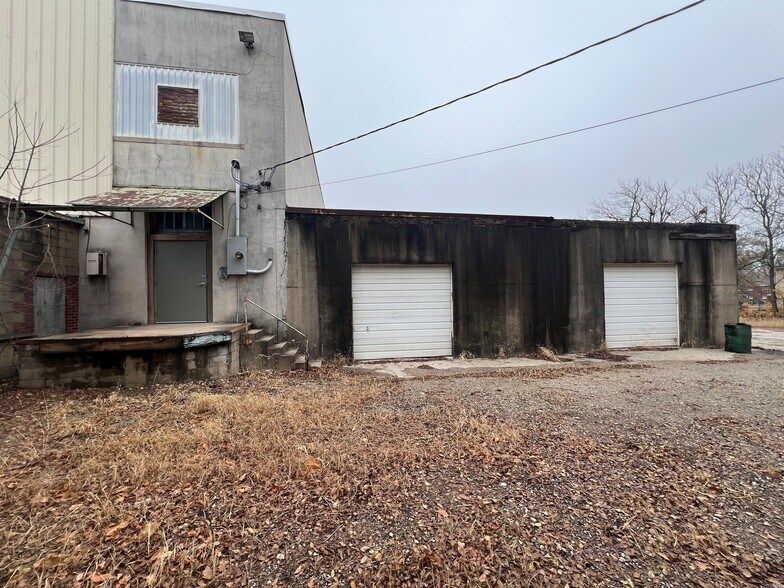 More Photos Of 616 N Jackson St, Danville Warehouse For Sale