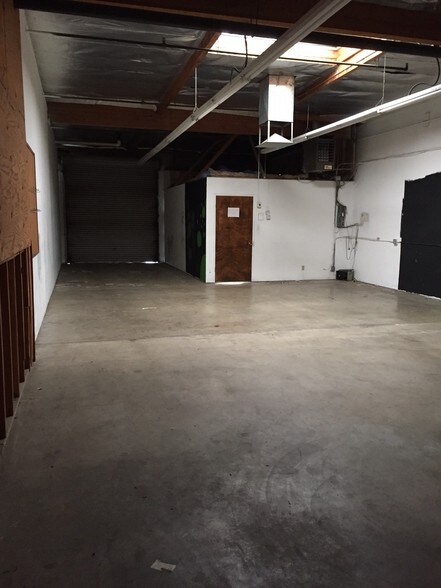 More Photos Of 2001 Westwind Dr, Bakersfield Light Manufacturing For Lease