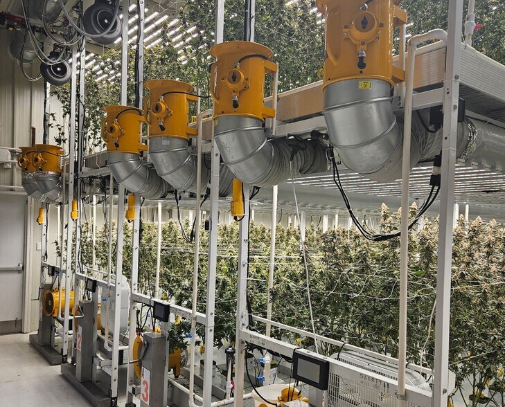 More Photos Of 609 Indian Rd, Seiling Auto Repair For Sale