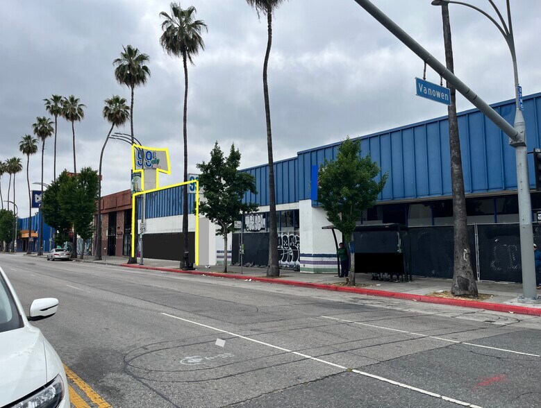 More Photos Of 6745 Van Nuys Blvd, Van Nuys Storefront Retail Office For Lease