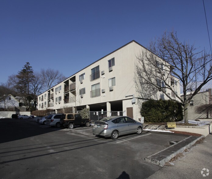 Primary Photo Of 910 Hope St, Stamford Apartments For Lease
