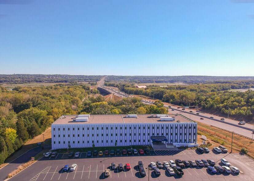 More Photos Of 10800 Lyndale Ave S, Bloomington Office For Lease