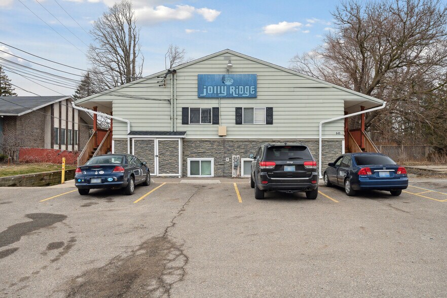 More Photos Of 645 E Jolly Rd, Lansing Apartments For Sale