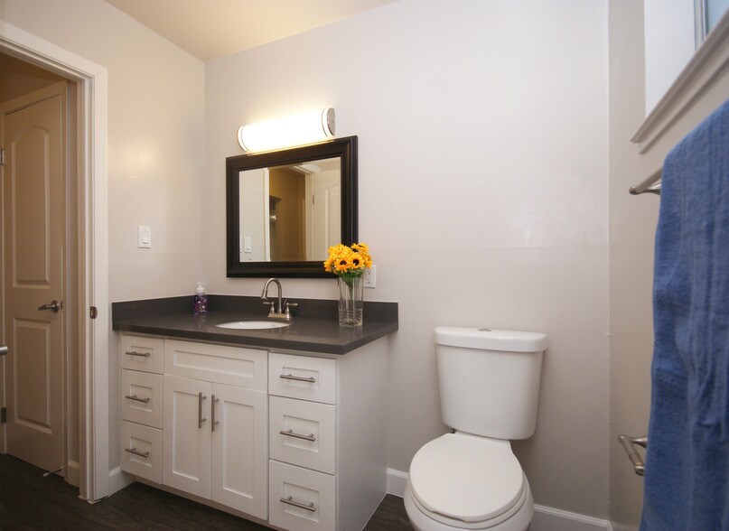 More Photos Of 2412 Q St, Sacramento Apartments For Sale