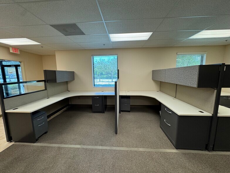 More Photos Of 720 N Brooker Creek Blvd, Oldsmar Flex For Sale