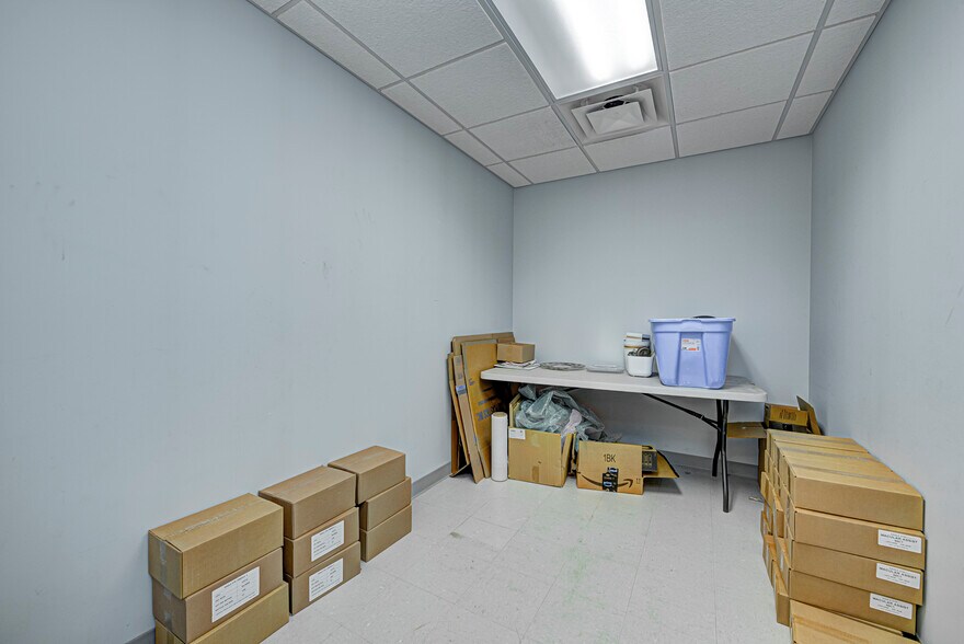 More Photos Of 241 S State Ave, Indianapolis Warehouse For Sale