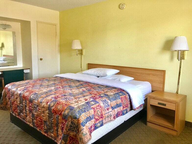 More Photos Of 1214 E Route 66 Blvd, Tucumcari Hotel For Sale