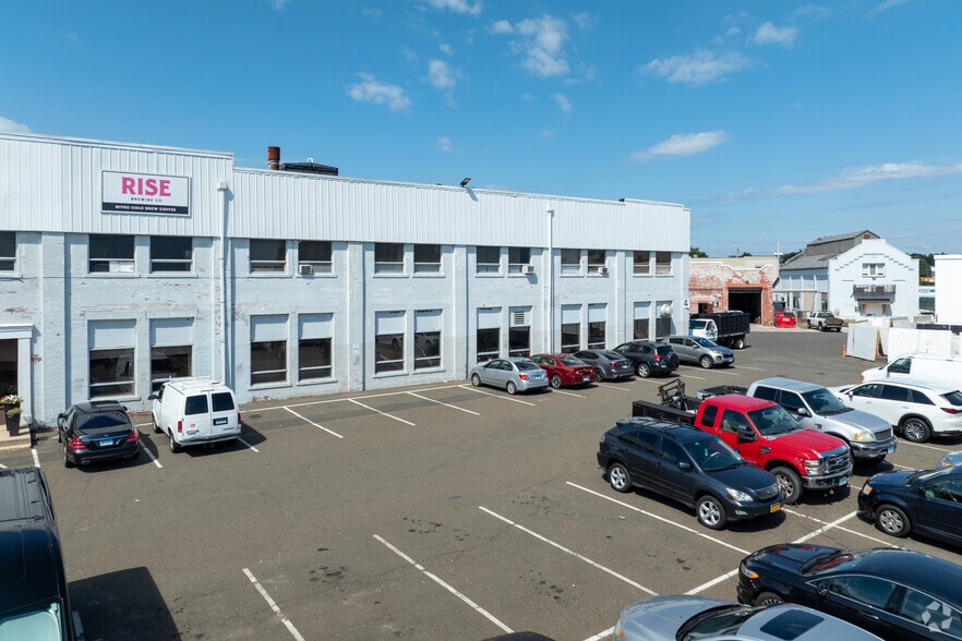 More Photos Of 425 Fairfield Ave, Stamford Warehouse For Lease