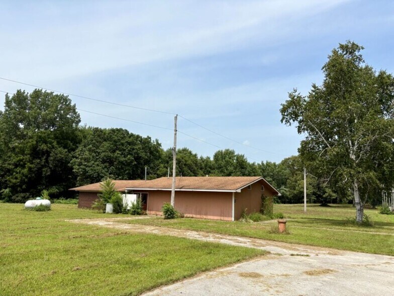 More Photos Of 4112 S Youth Camp Rd, Saint Anne Trailer Camper Park For Sale