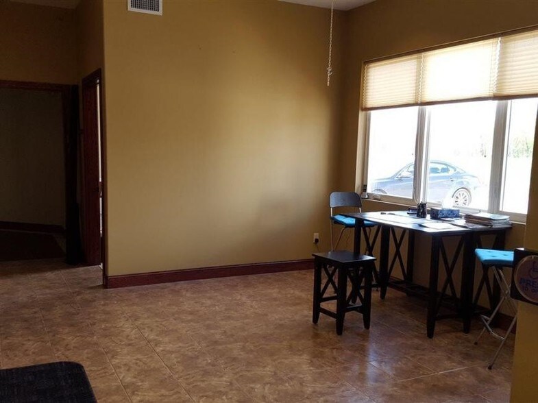 More Photos Of 151 Saint Andrews Ct, Mankato Office For Lease