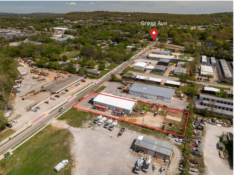 More Photos Of 535 W Poplar St, Fayetteville Warehouse For Lease