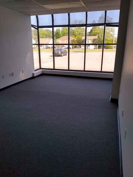 More Photos Of 5301 E Princess Anne Rd, Norfolk Flex For Lease