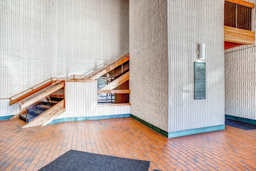 More Photos Of 363 S Harlan St, Lakewood Office For Lease