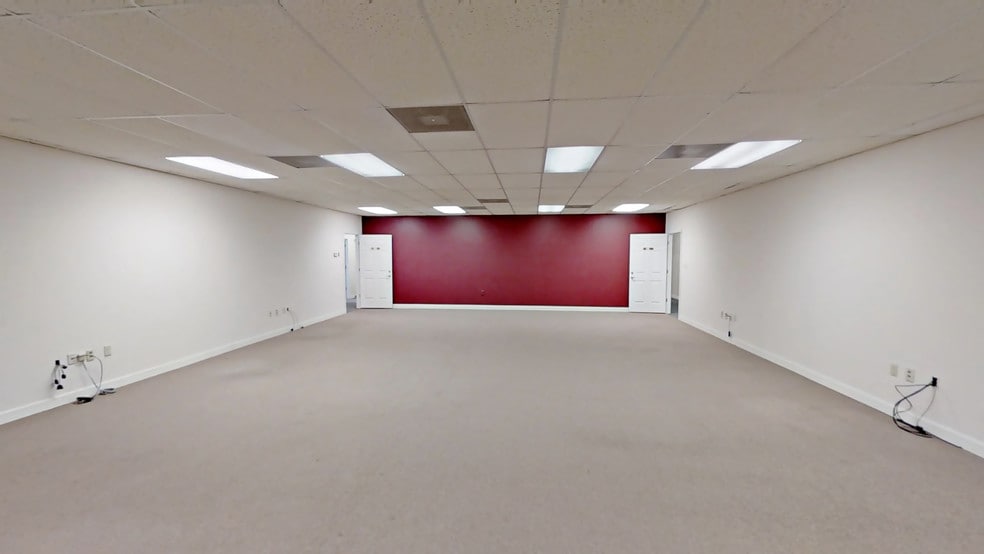 More Photos Of 3120 Medlock Bridge Rd, Peachtree Corners Light Distribution For Lease