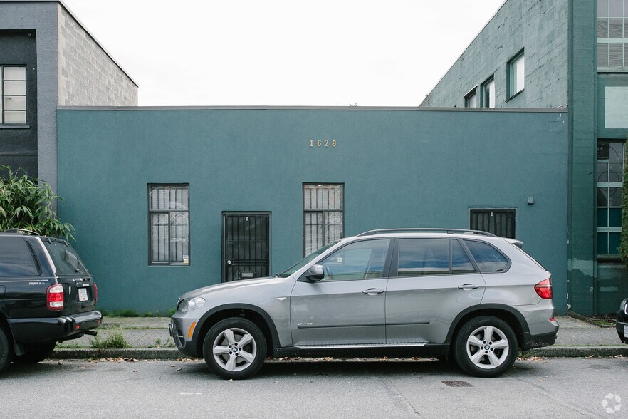 More Photos Of 1628 Pandora St, Vancouver Flex For Lease