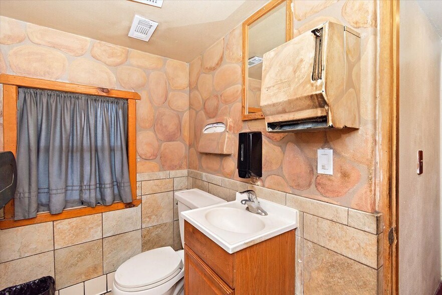 More Photos Of 337 W Big Bear Blvd, Big Bear City Restaurant For Sale