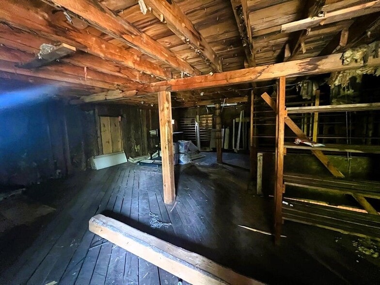 More Photos Of 42 Elm St, Guilford Freestanding For Sale