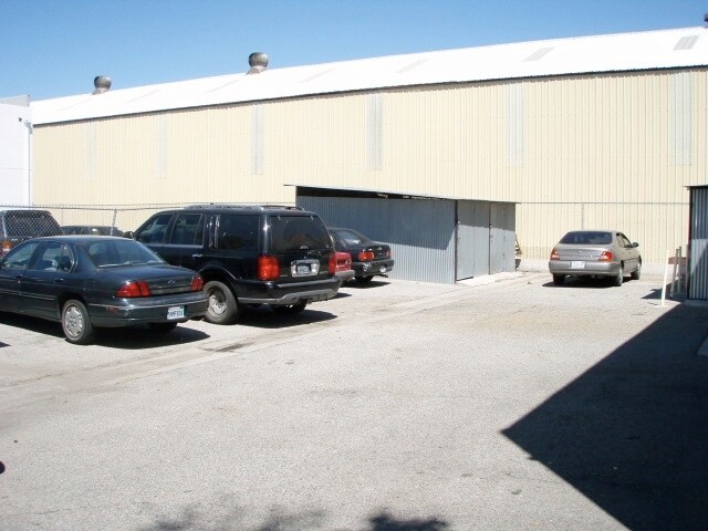 More Photos Of 2001 Hawkins Circle, Los Angeles Warehouse For Lease