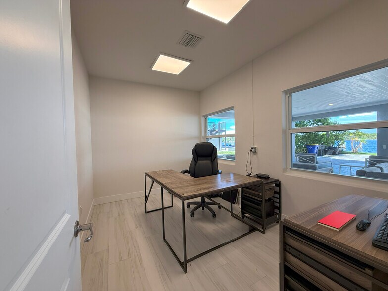 More Photos Of 18261 SE Federal Hwy, Tequesta Marina For Sale