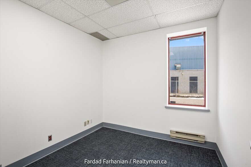 More Photos Of 42 Cardico Dr, Whitchurch-Stouffville Warehouse For Sale