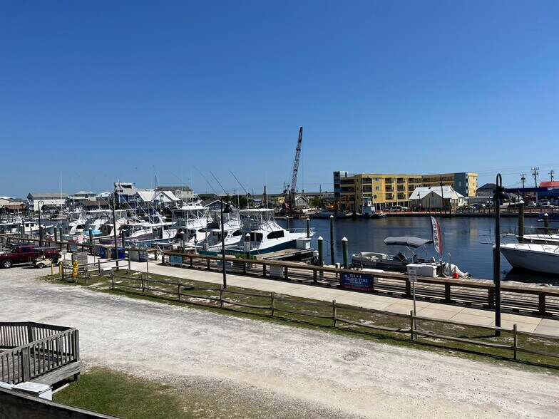 More Photos Of 300 N Lake Park Blvd, Carolina Beach Restaurant For Lease