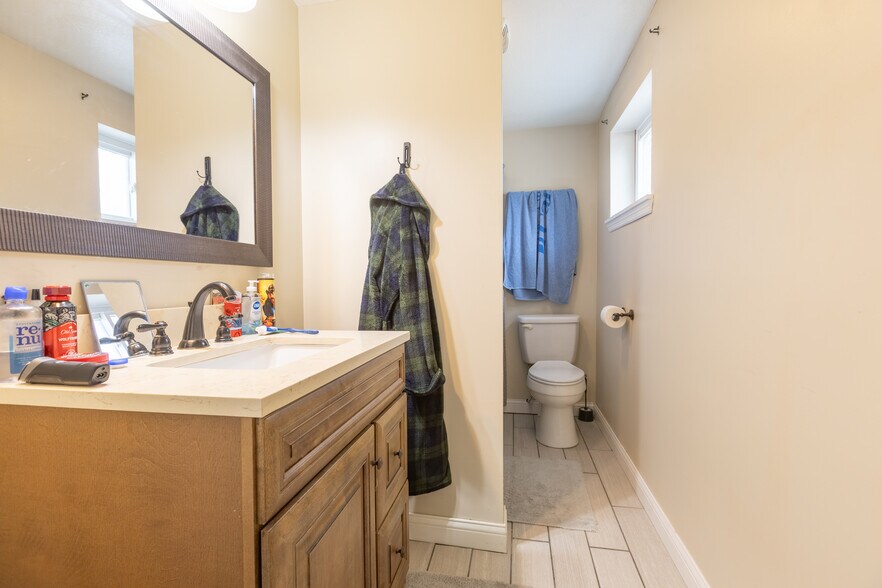 More Photos Of 2312 S Rogers St, Bloomington Freestanding For Sale