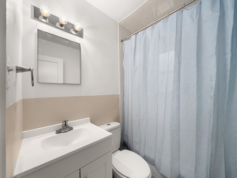 More Photos Of 615 Biltmore Ave, Asheville Apartments For Sale