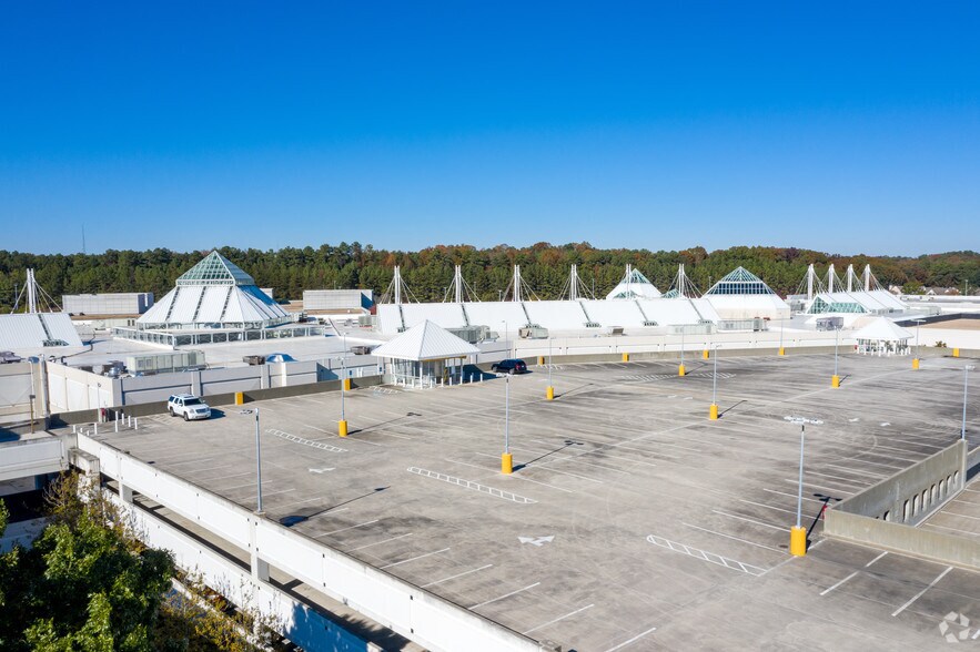 More Photos Of 1000 N Point Cir, Alpharetta Coworking Space