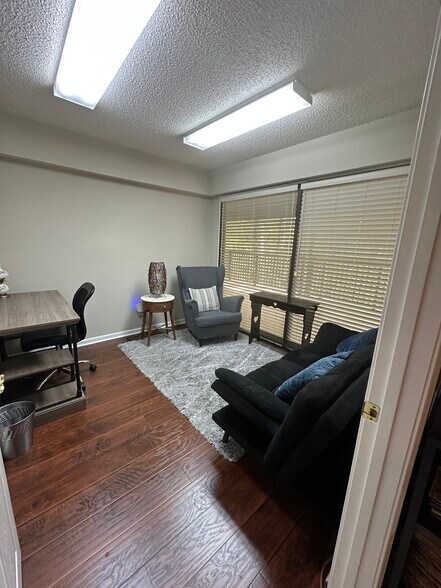 More Photos Of 2301 Park Ave, Orange Park Coworking Space