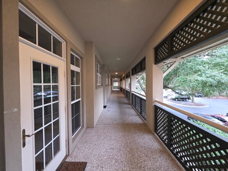 More Photos Of 14 Westbury Park, Bluffton Office For Sale